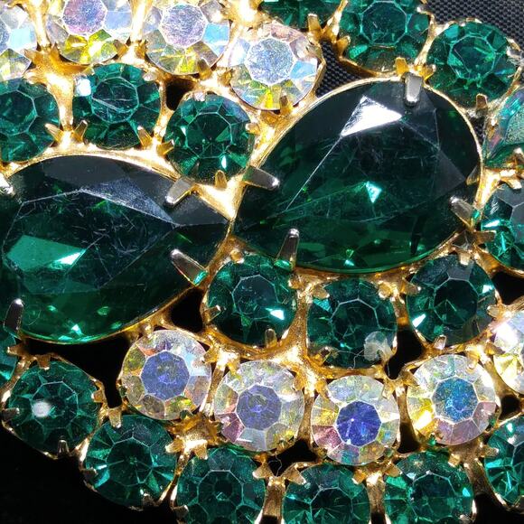 Vintage Rhinestone Green & Clear Swirl Brooch, Aurora Borealis - Picture 2 of 10